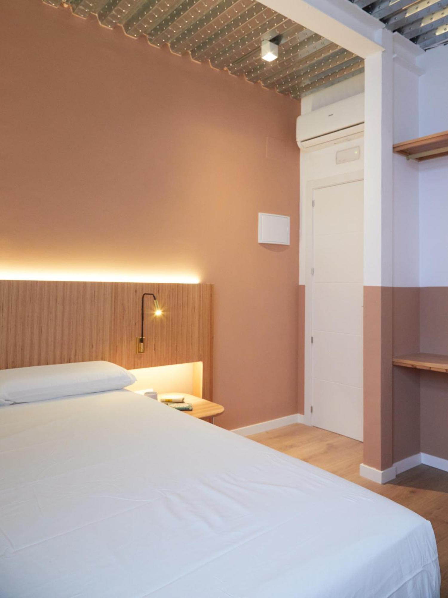 Ola Living Hostal Tetuan มาดริด ภายนอก รูปภาพ