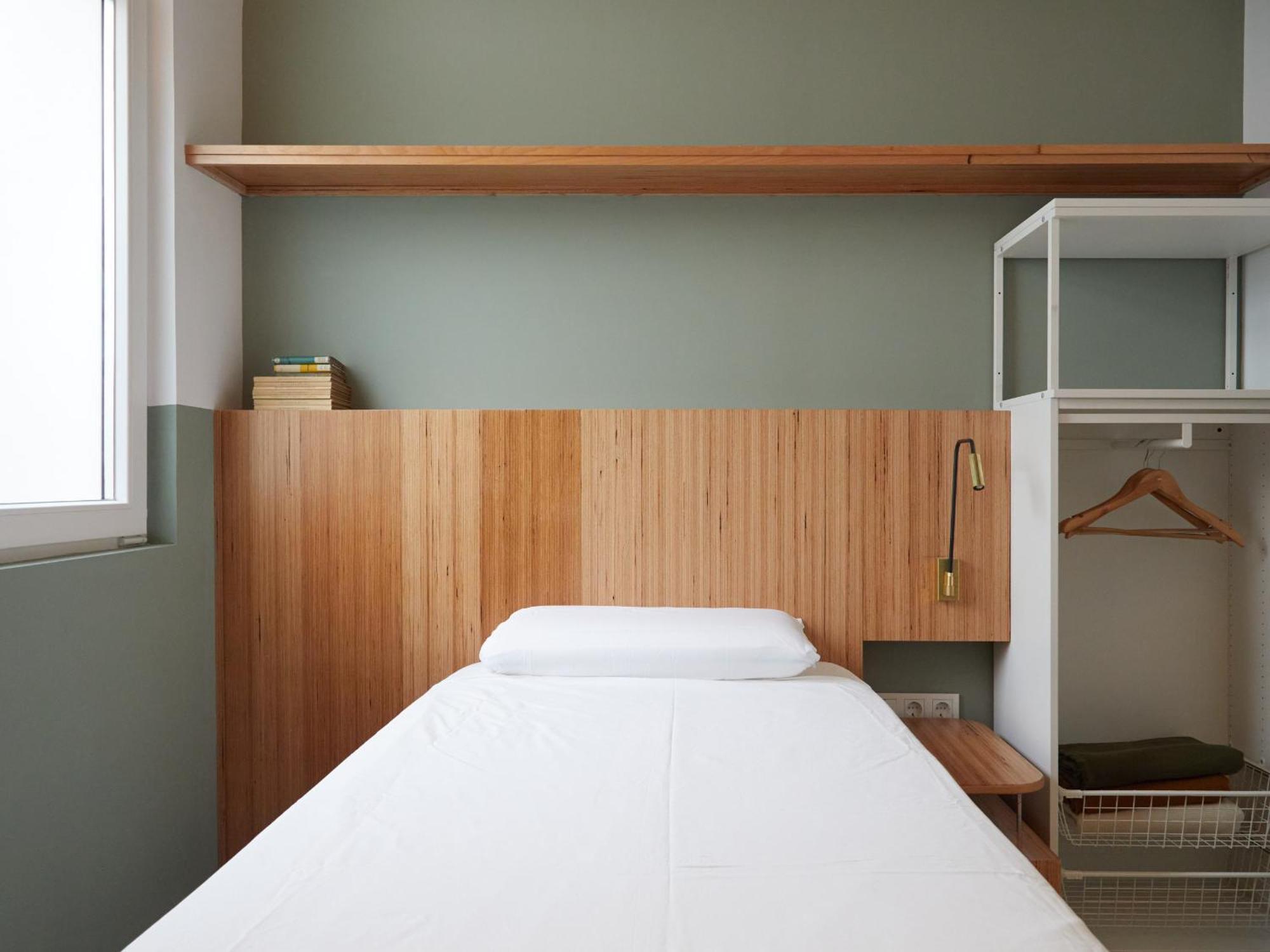 Ola Living Hostal Tetuan มาดริด ภายนอก รูปภาพ