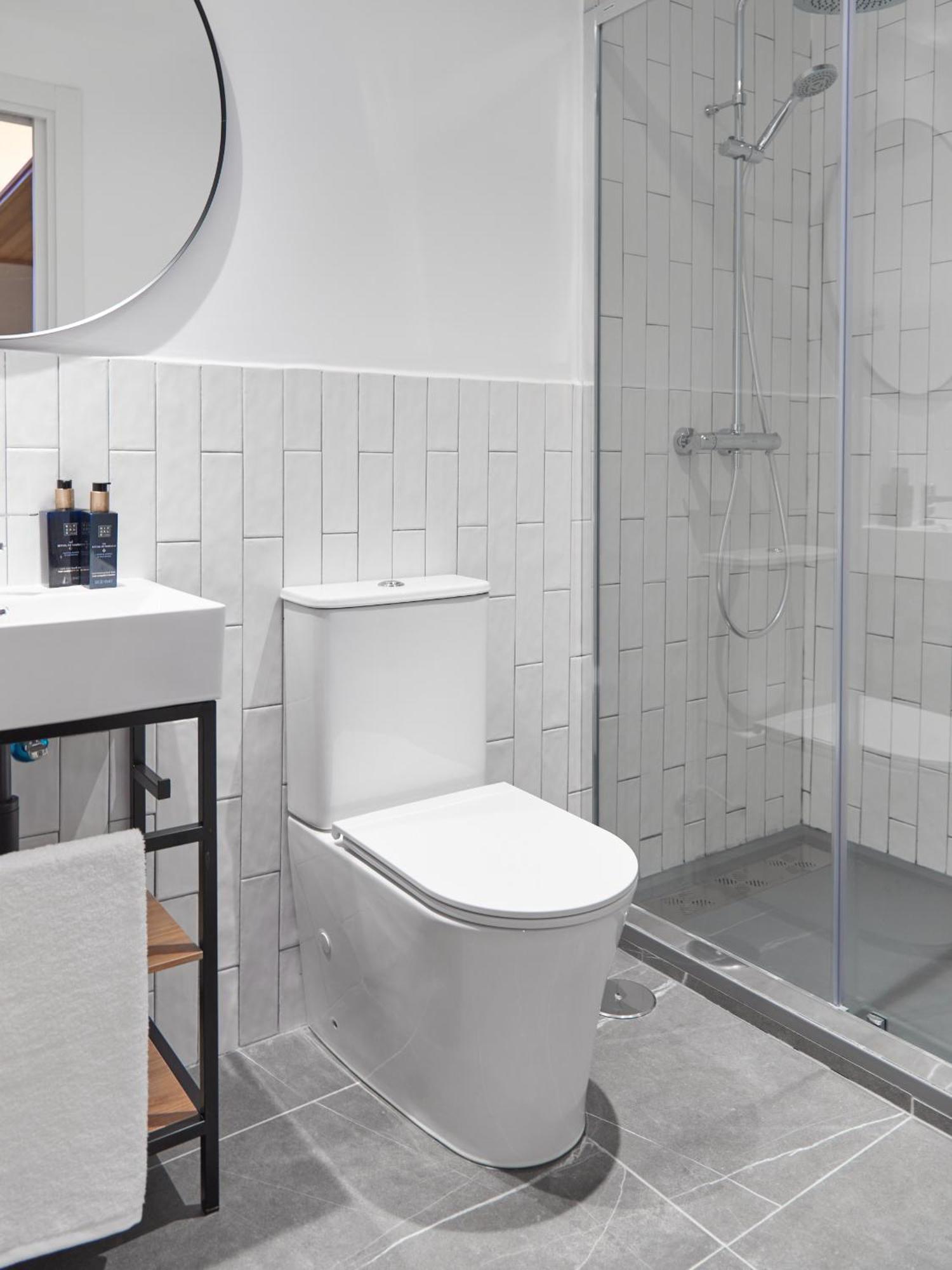 Ola Living Hostal Tetuan มาดริด ภายนอก รูปภาพ