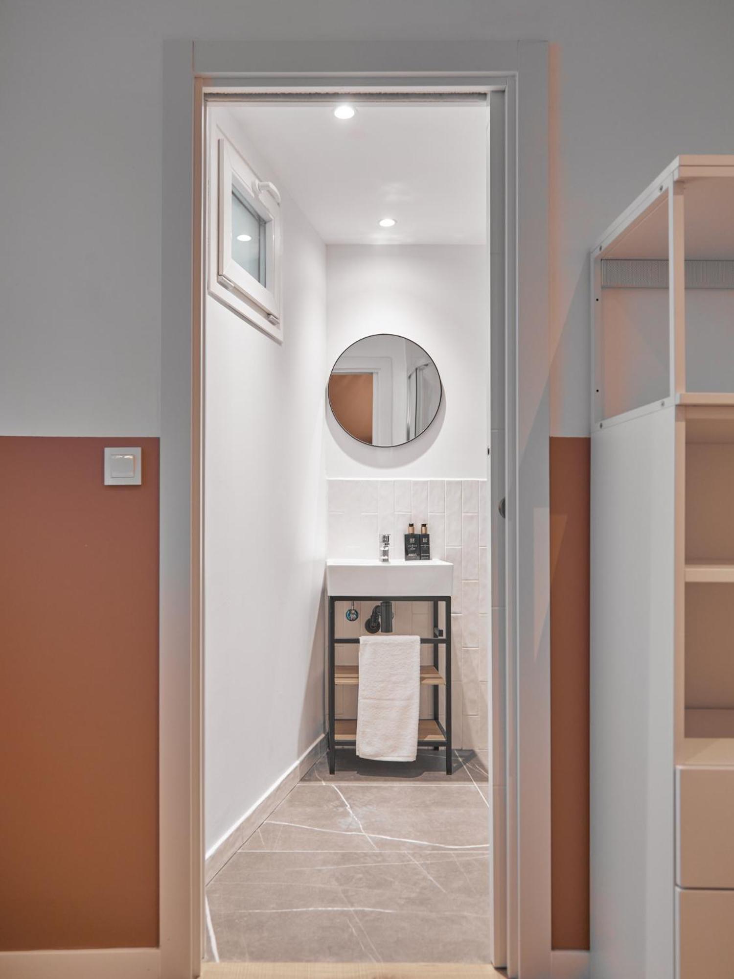 Ola Living Hostal Tetuan มาดริด ภายนอก รูปภาพ