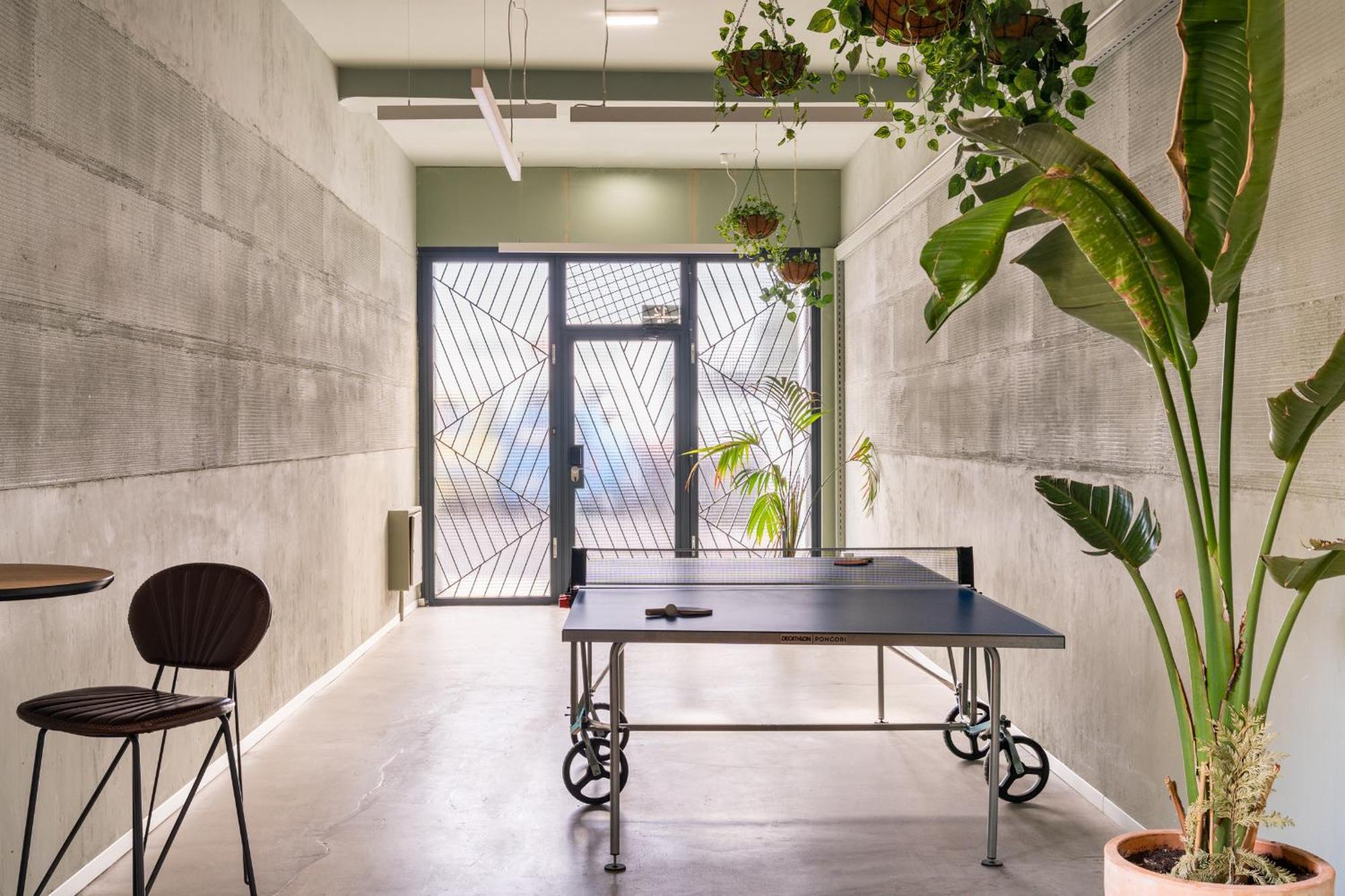 Ola Living Hostal Tetuan มาดริด ภายนอก รูปภาพ