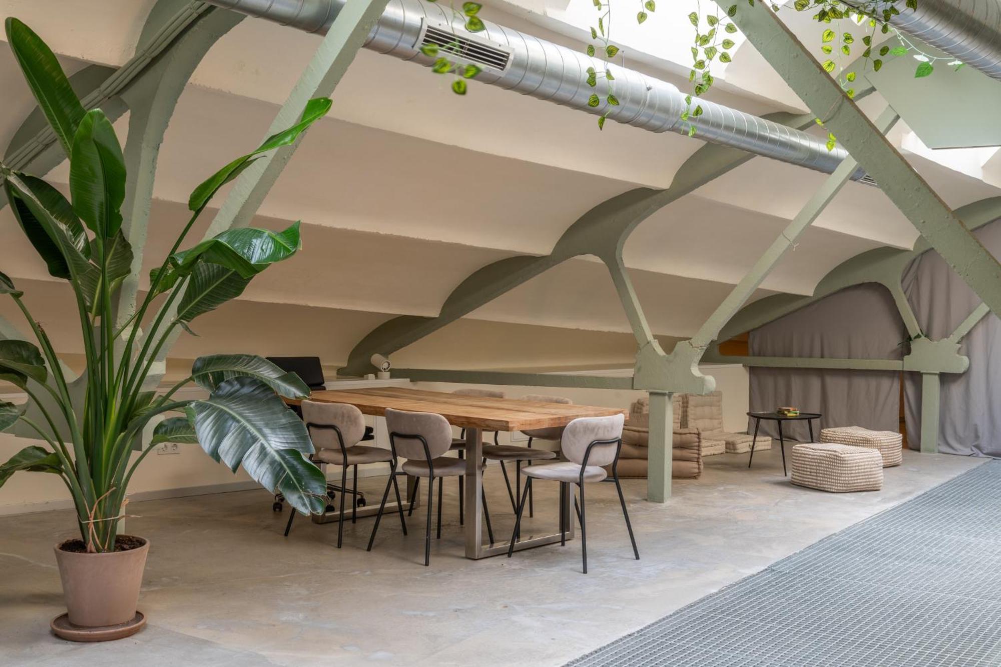 Ola Living Hostal Tetuan มาดริด ภายนอก รูปภาพ